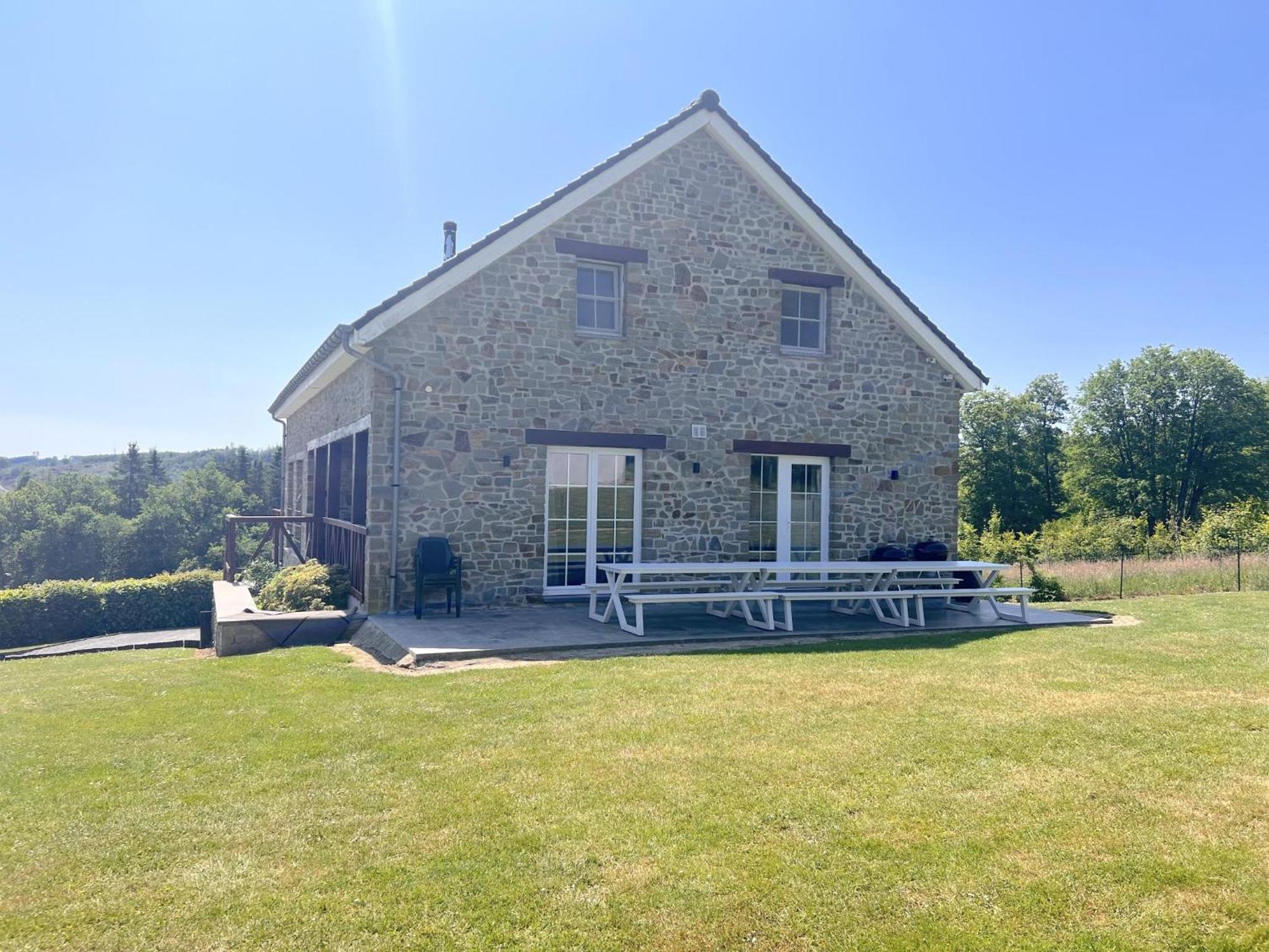 Sur Les Thiers Villa Lierneux Bagian luar foto