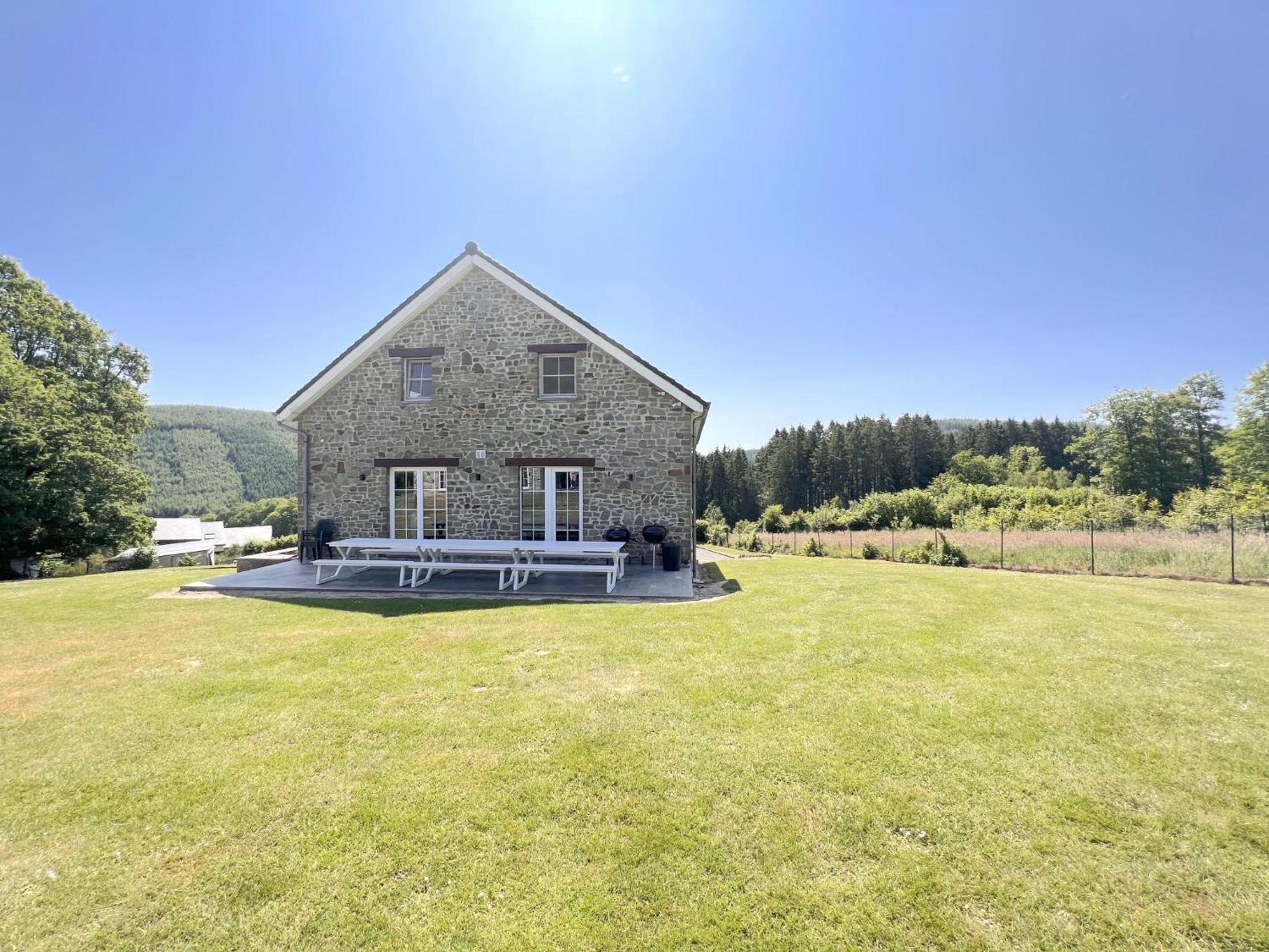 Sur Les Thiers Villa Lierneux Bagian luar foto