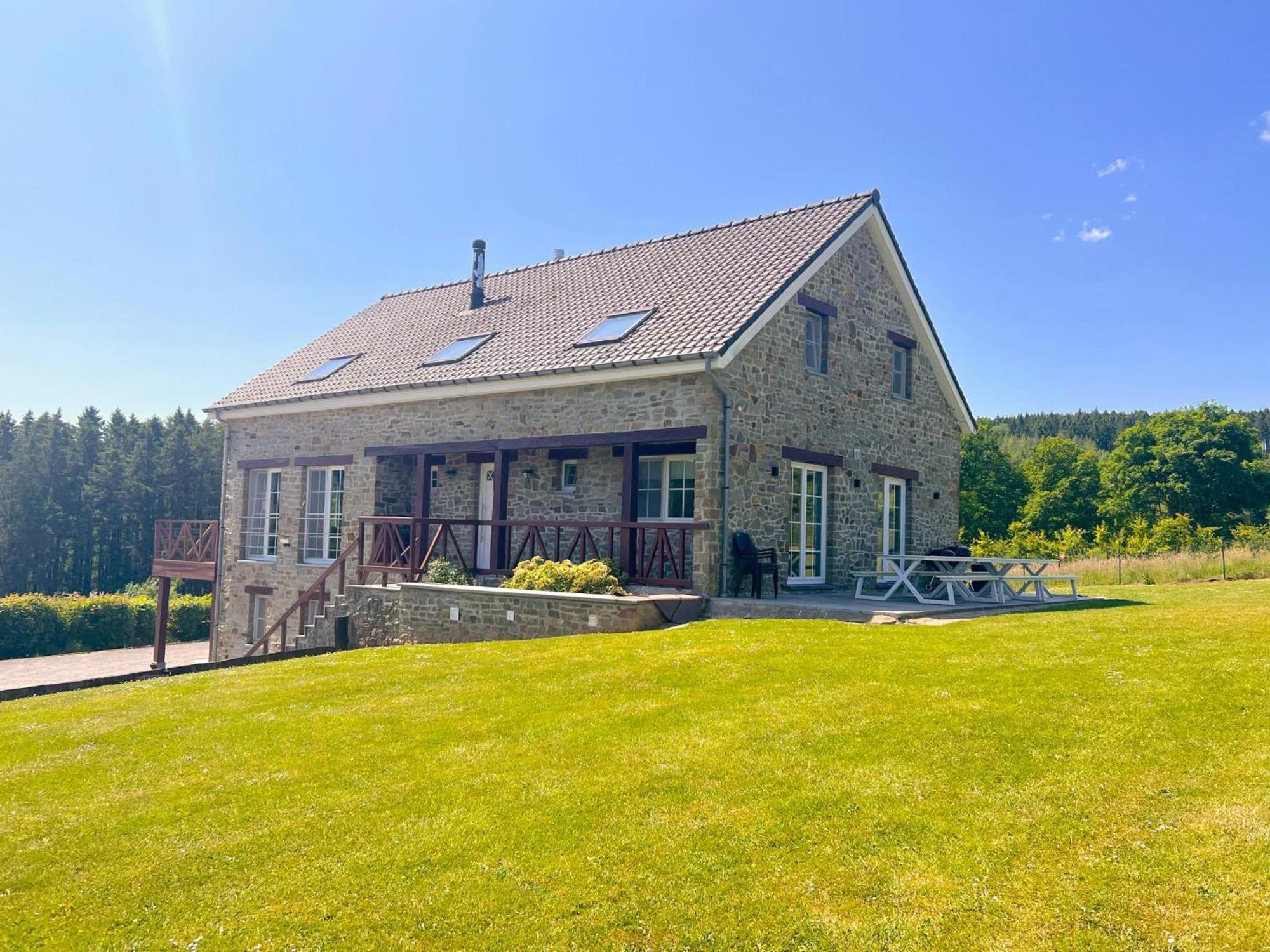 Sur Les Thiers Villa Lierneux Bagian luar foto